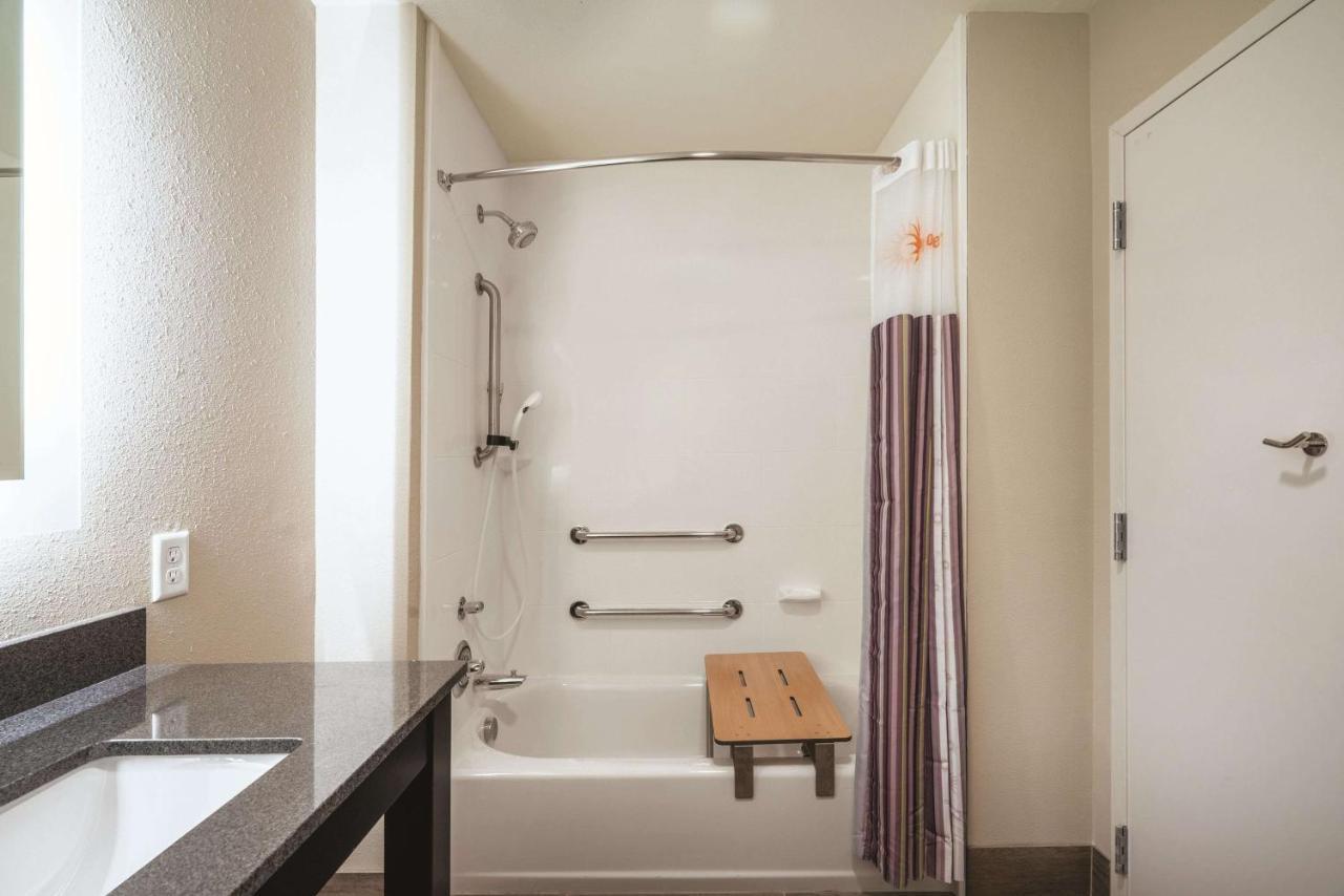 La Quinta By Wyndham Memphis Downtown Hotel Екстериор снимка